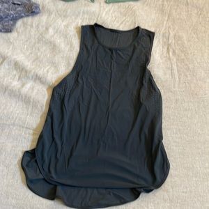 Lululemon tank size 4